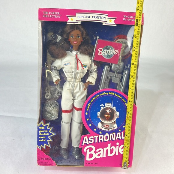 Vintage Career Collection Astronaut Barbie - Picture 13 of 13